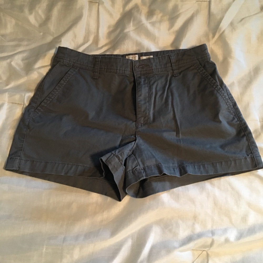Very cute Gray shorts